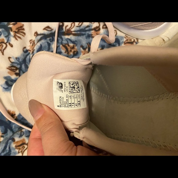 2 pairs Gently used New Balance Athletic shoes - Picture 7 of 7
